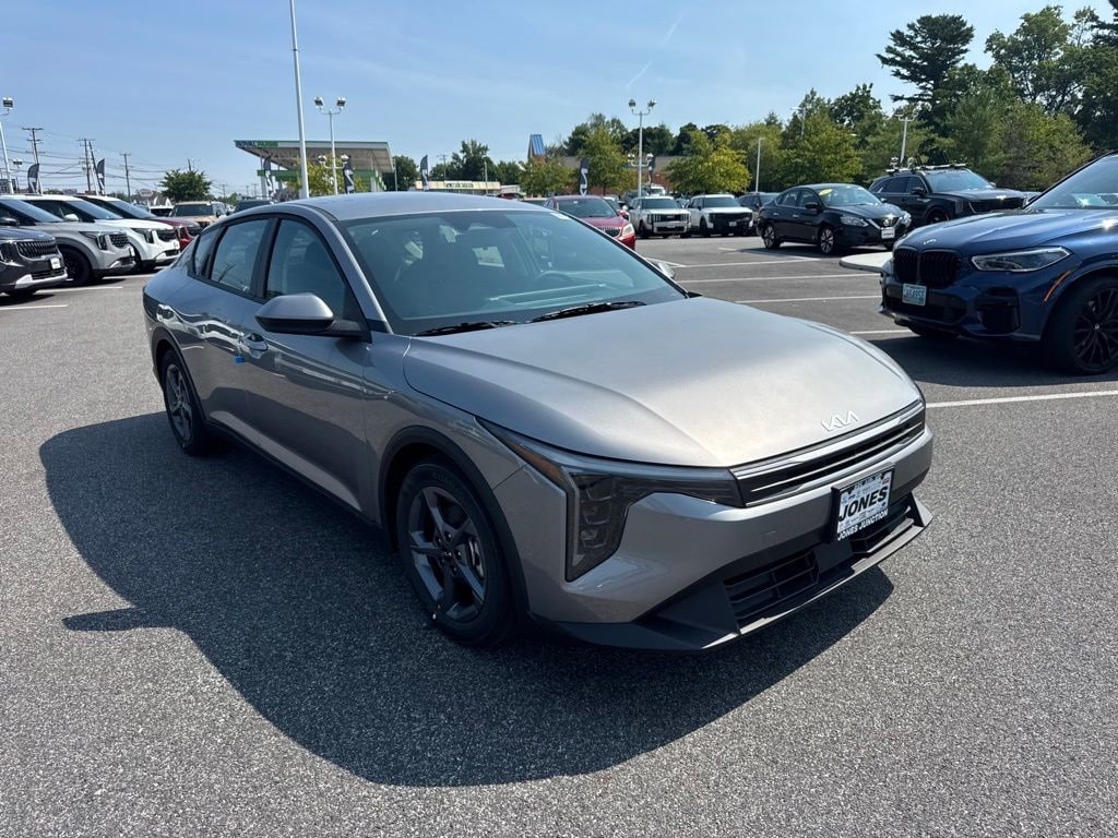 New 2026 Kia K4 LXS Sedan