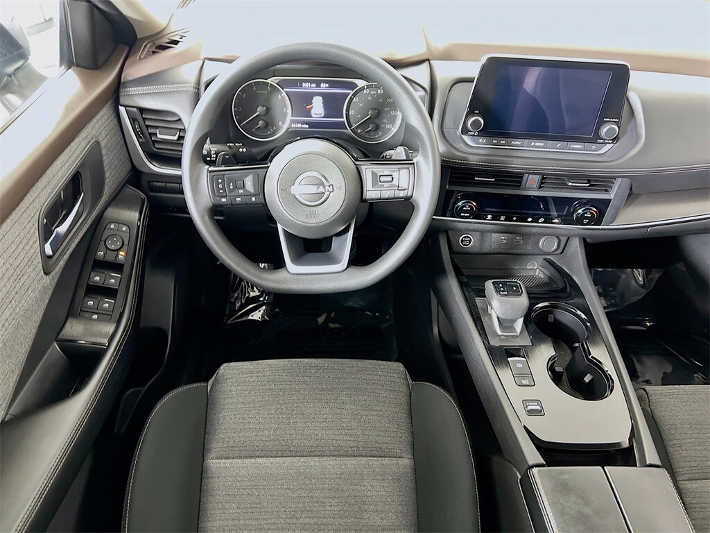 2023 Nissan Rogue SV photo 3