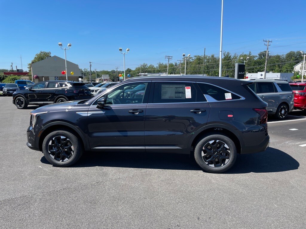 2026 Kia Sorento S photo 2