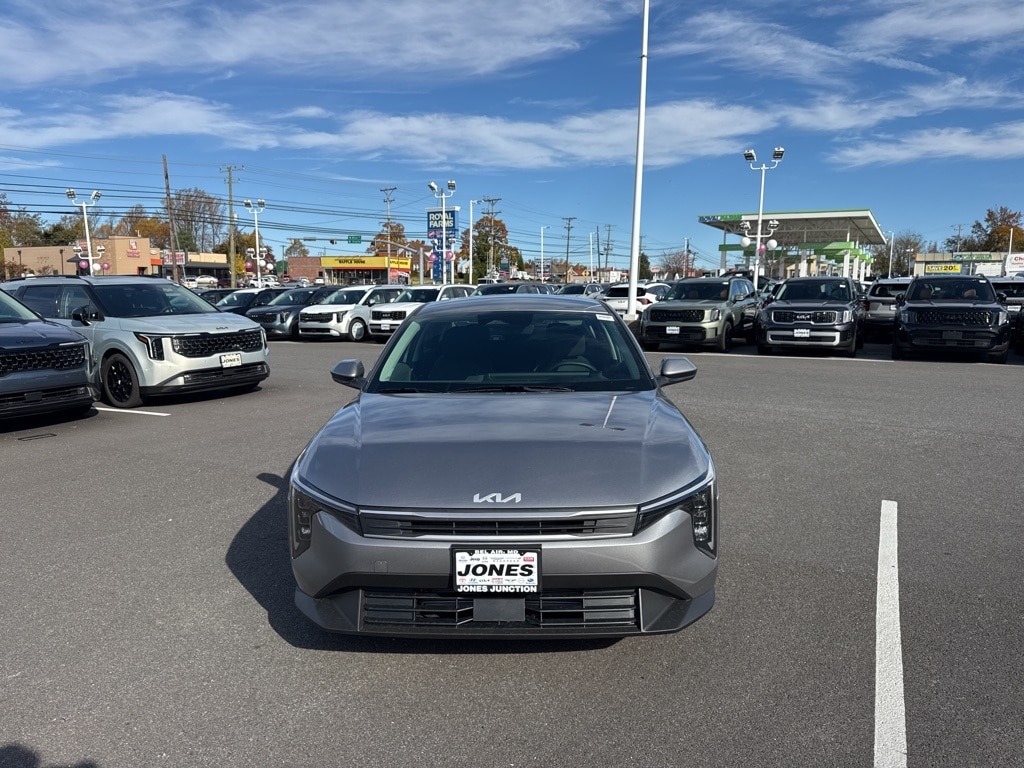 New 2025 Kia K4 LXS Sedan