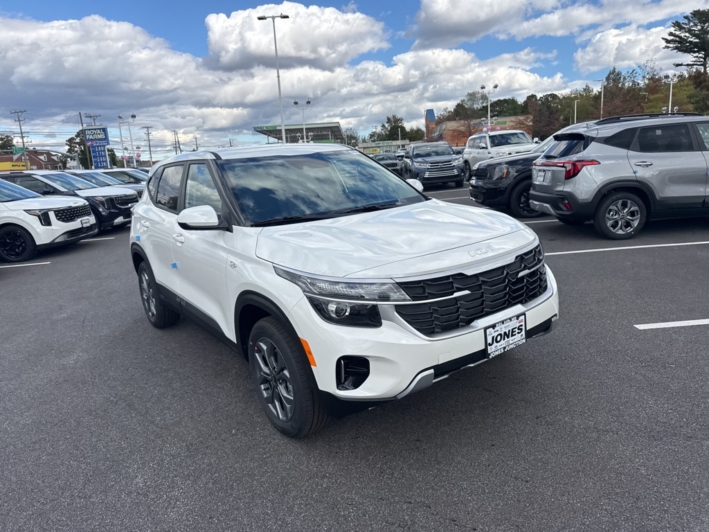 New 2026 Kia Seltos LX SUV