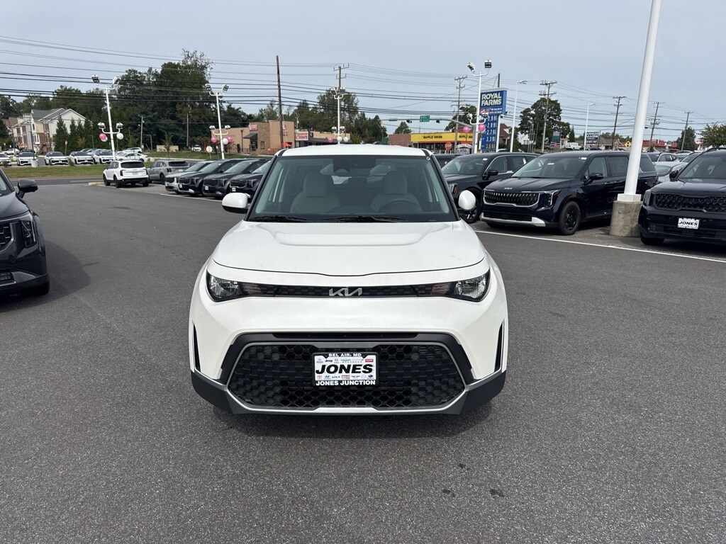 2025 Kia Soul LX photo 3