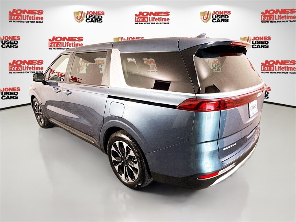 2024 Kia Carnival EX photo 2