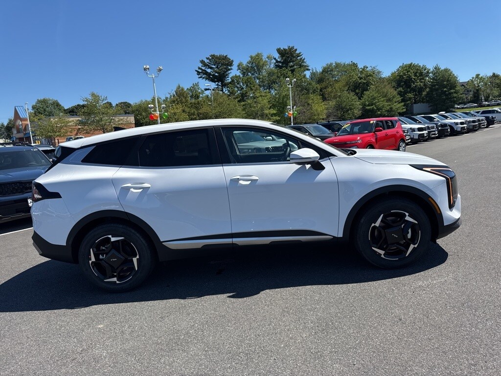 2026 Kia Sportage EX photo 4