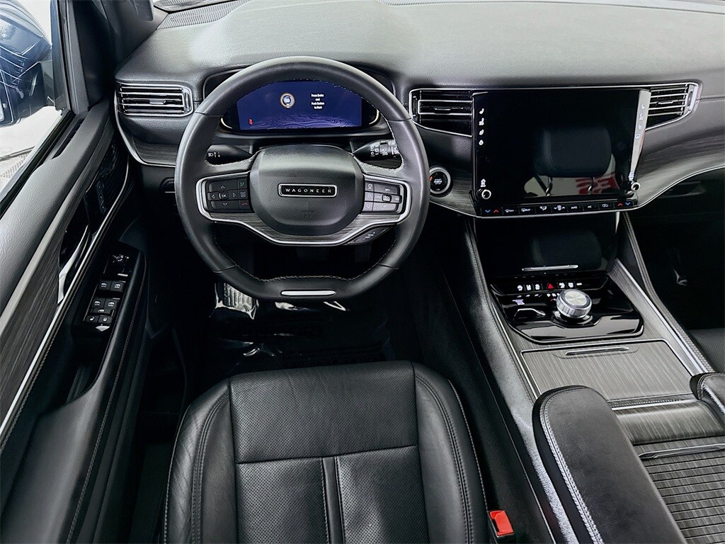 2024 Jeep Wagoneer L Series II photo 3