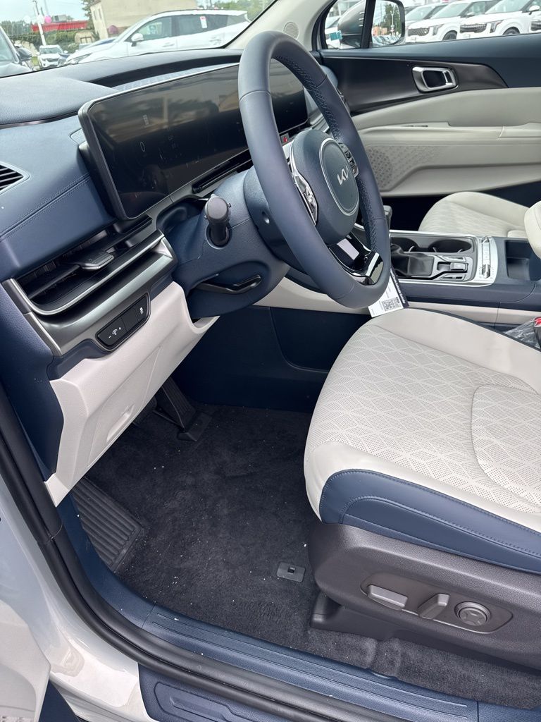 2026 Kia Carnival SX - Photo 9