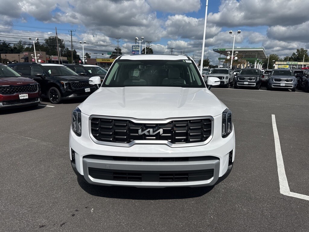 2025 Kia Telluride S photo 3