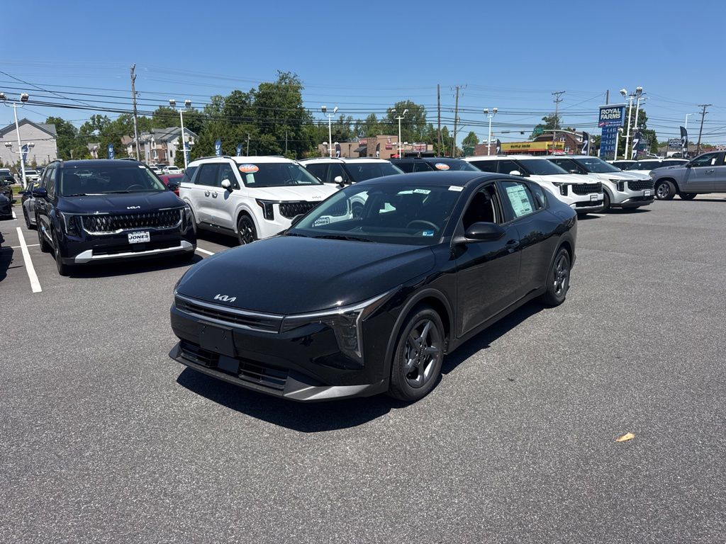 2026 Kia K4 LXS AT's photo