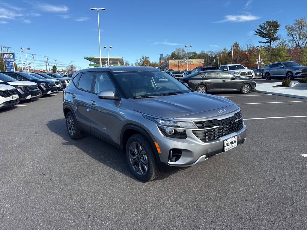 New 2026 Kia Seltos LX SUV