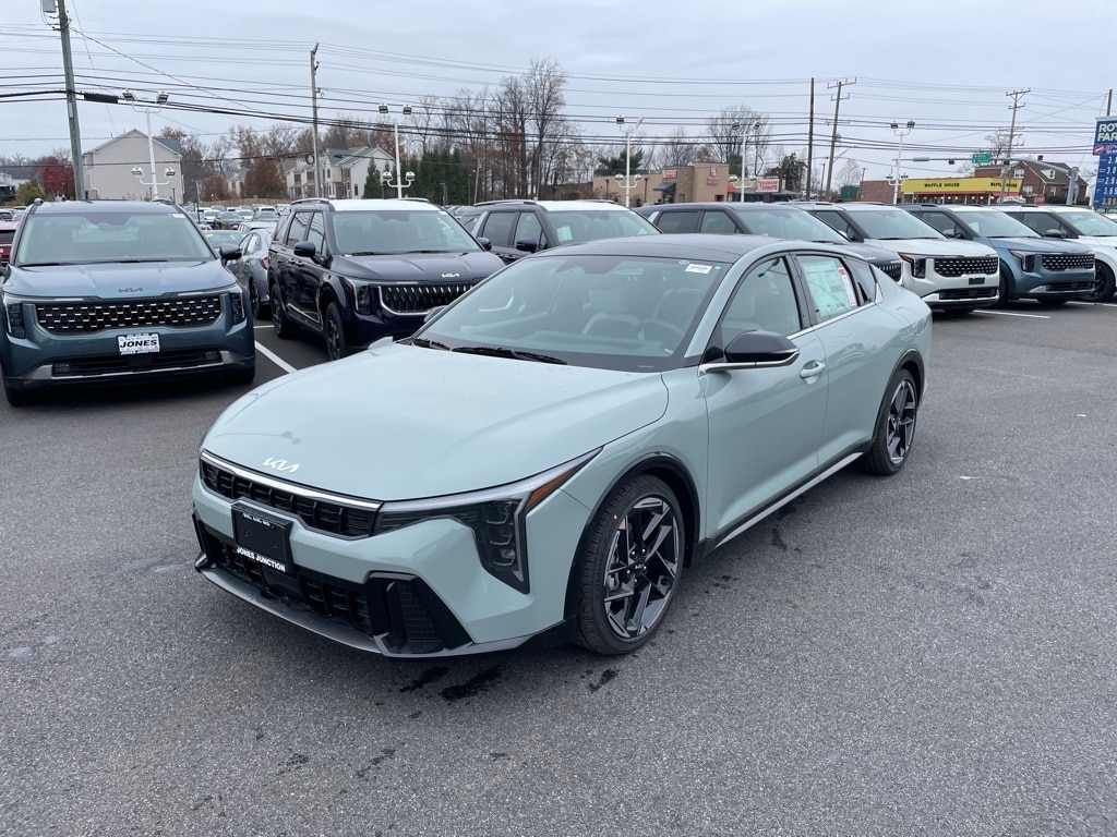 2025 Kia K4 GT-Line's photo