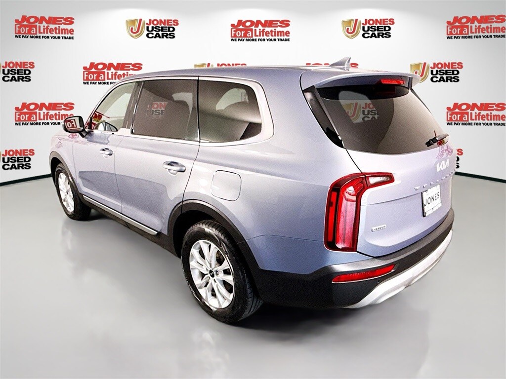 2022 Kia Telluride LX photo 2