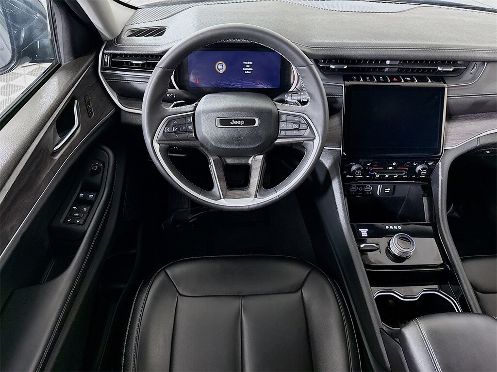 2023 Jeep Grand Cherokee Limited photo 3