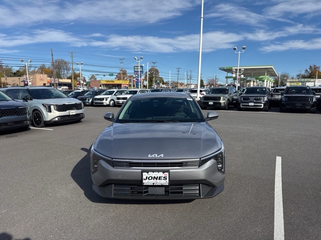 New 2025 Kia K4 LXS Sedan