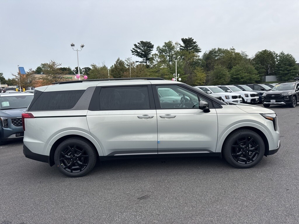 2026 Kia Carnival SX photo 4