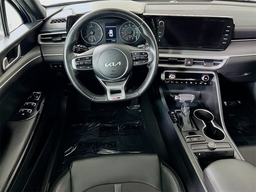 2022 Kia K5 GT-Line photo 3