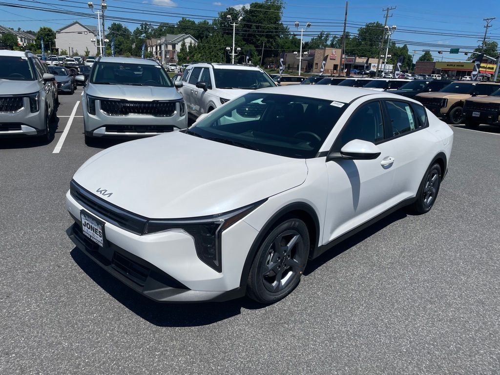 New 2026 Kia K4 LXS Sedan
