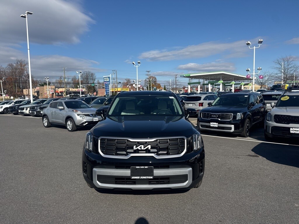 2025 Kia Telluride S photo 3