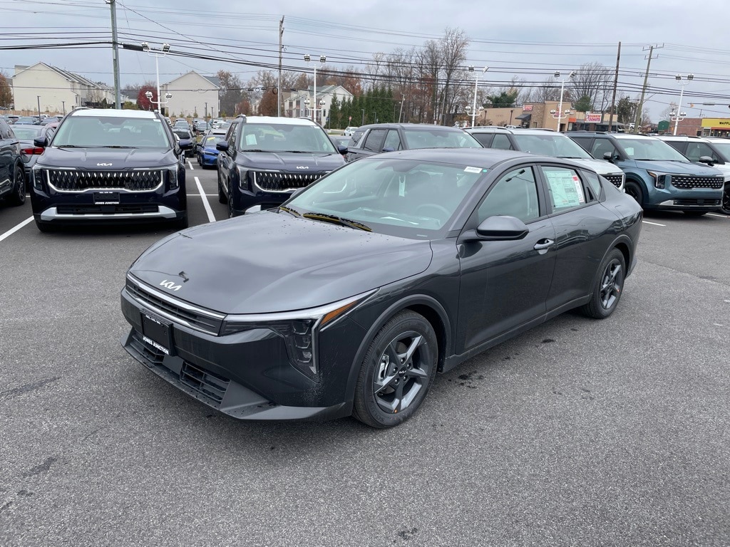2025 Kia K4 LXS's photo