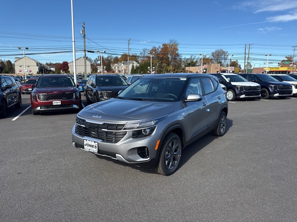 New 2026 Kia Seltos LX SUV