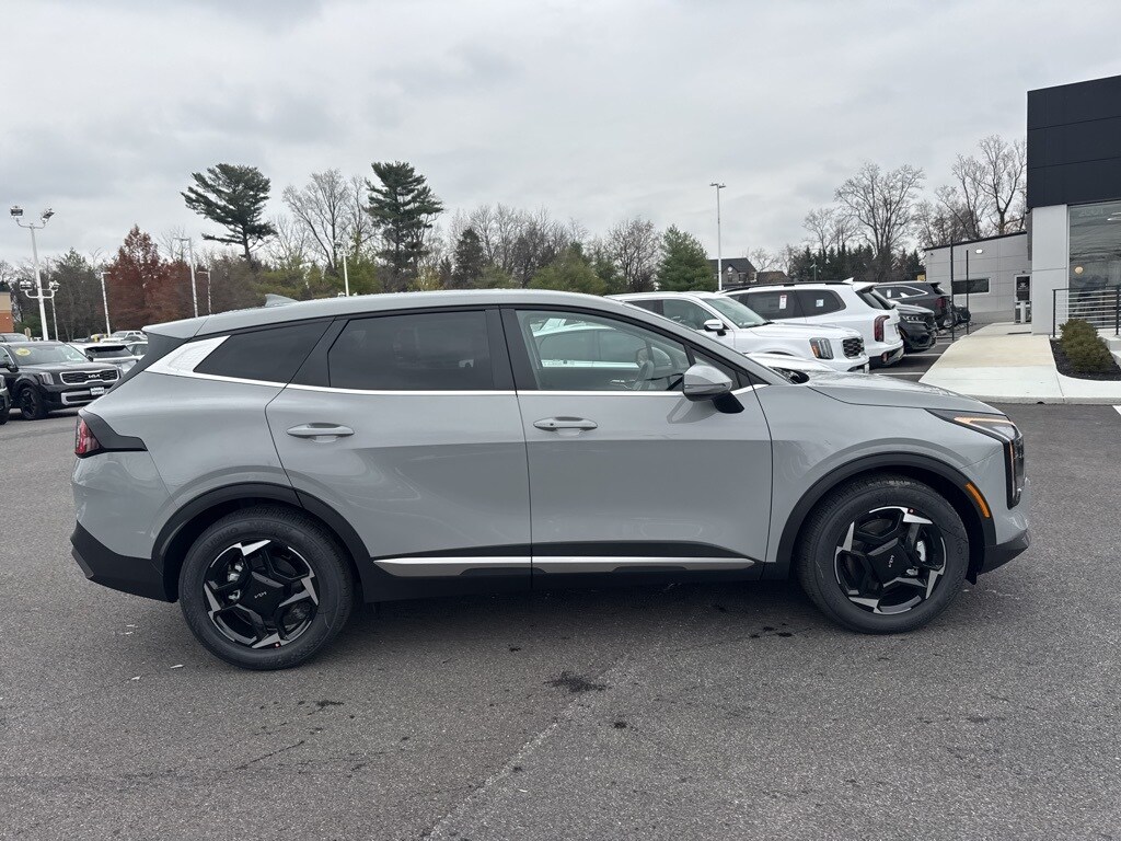 2026 Kia Sportage EX photo 3