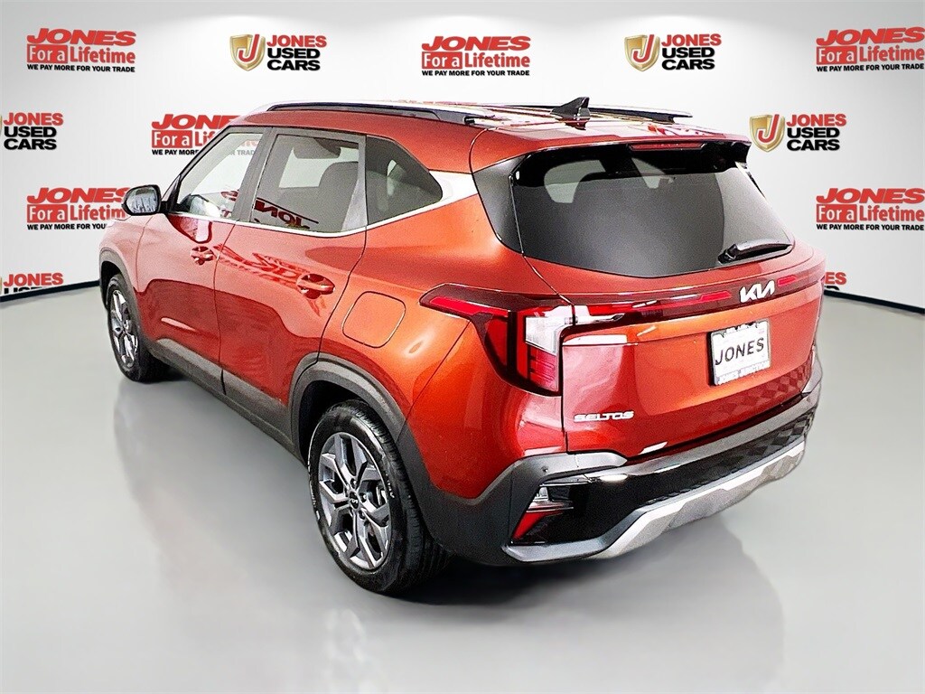 2024 Kia Seltos S photo 2