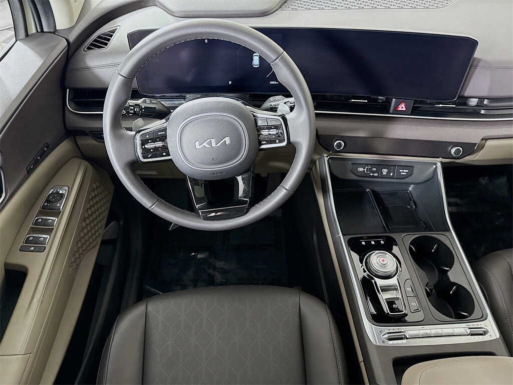 2025 Kia Carnival SX photo 2