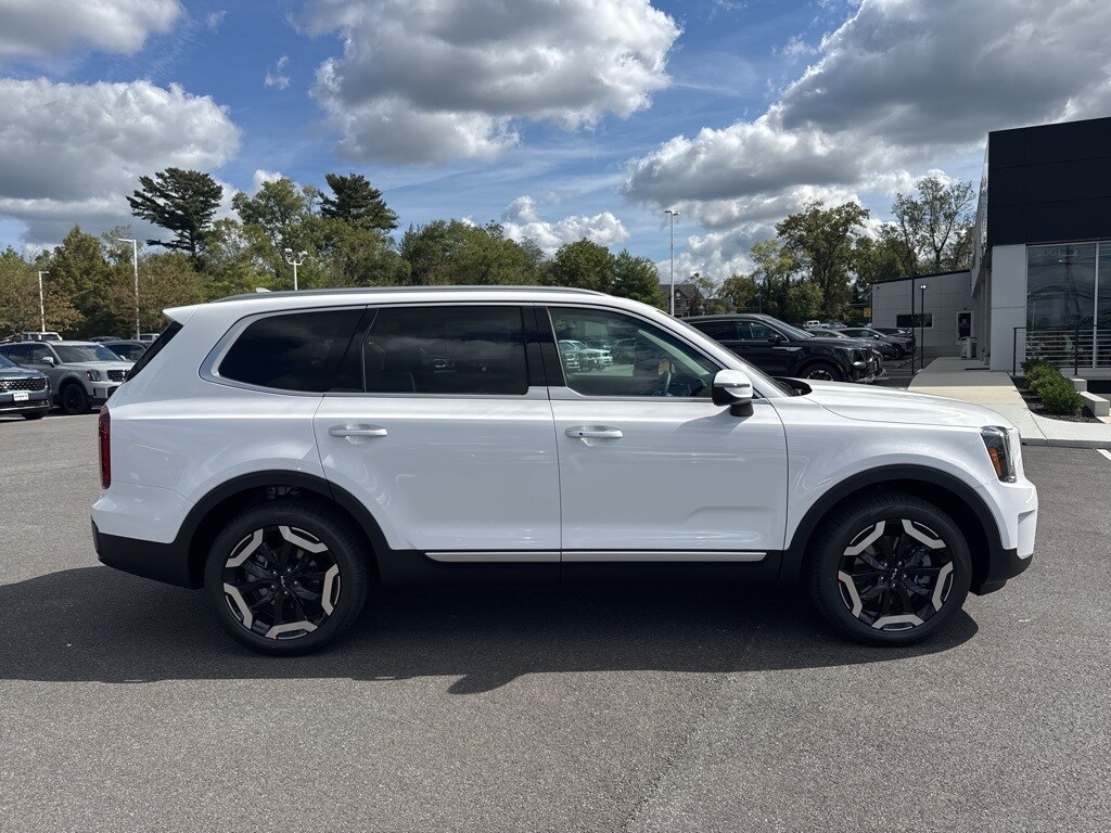 2025 Kia Telluride S photo 4