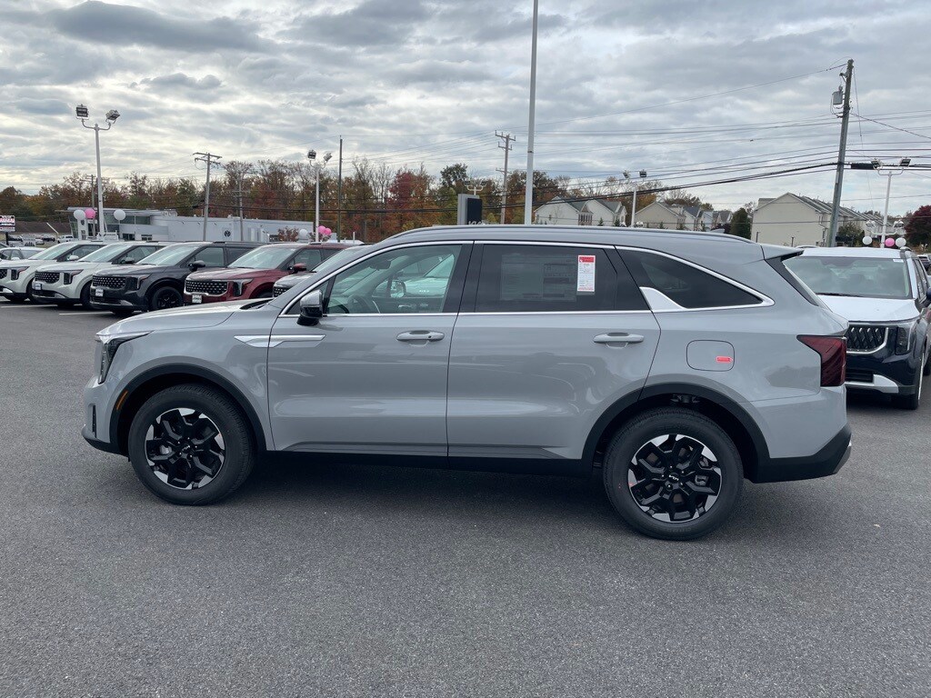 2026 Kia Sorento S photo 4