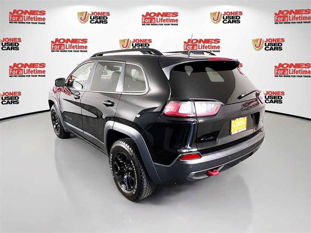 2023 Jeep Cherokee Trailhawk photo 2
