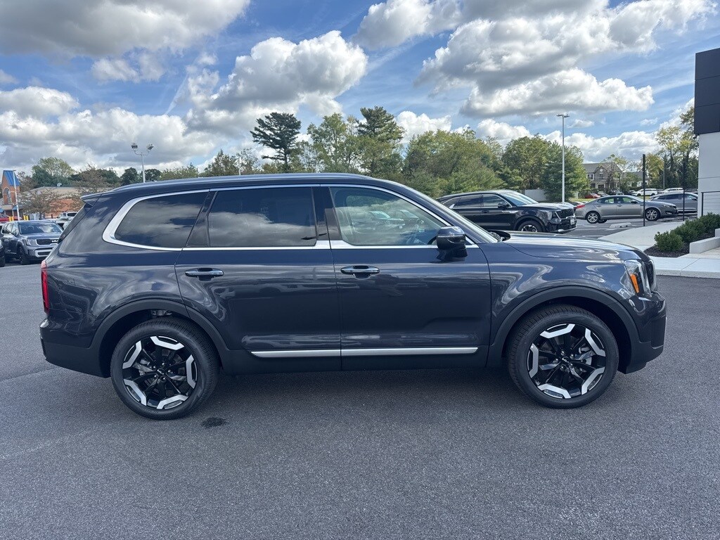 2025 Kia Telluride S photo 4