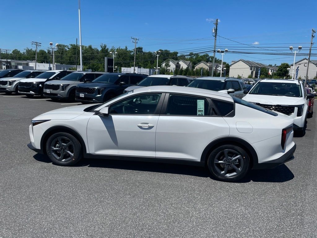 New 2026 Kia K4 LXS Sedan
