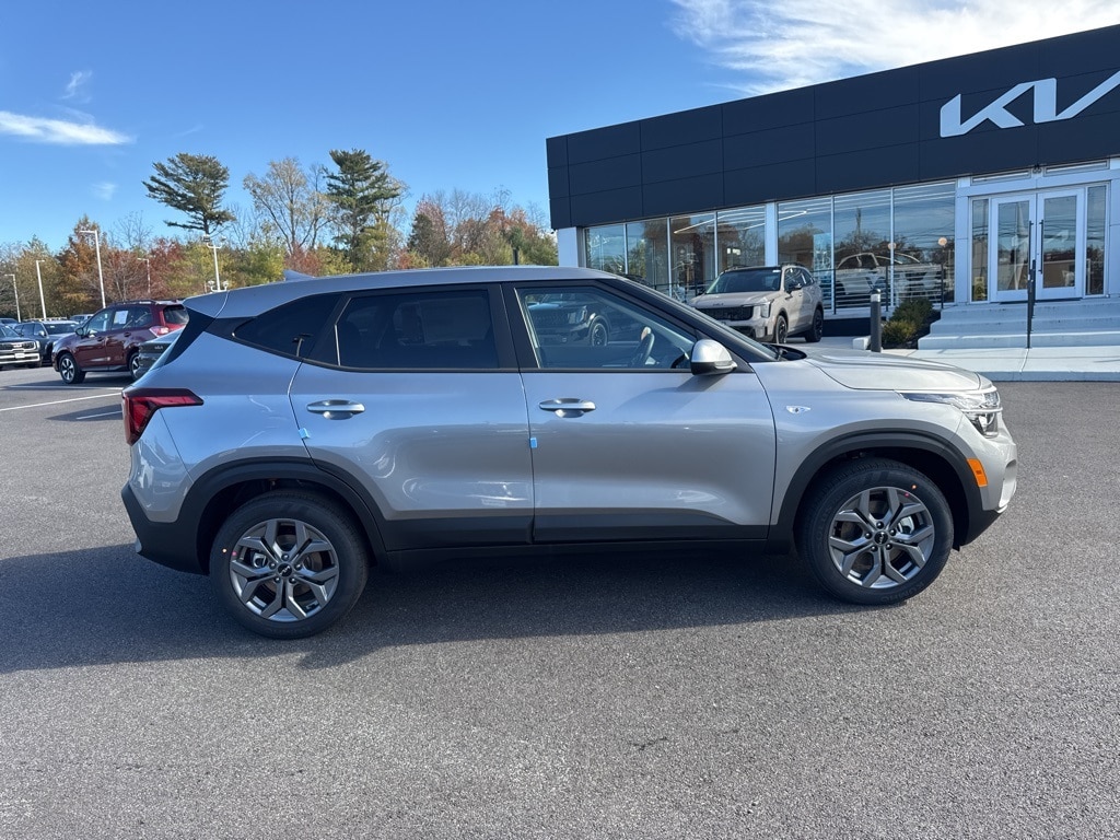 New 2026 Kia Seltos LX SUV