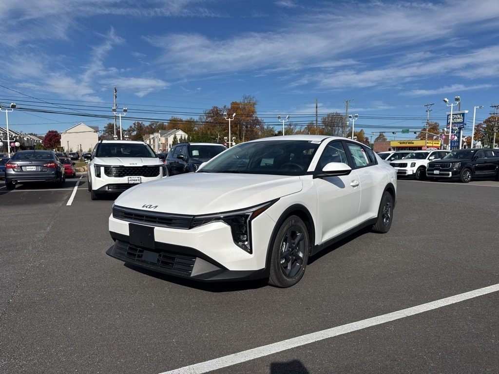 2025 Kia K4 LXS's photo