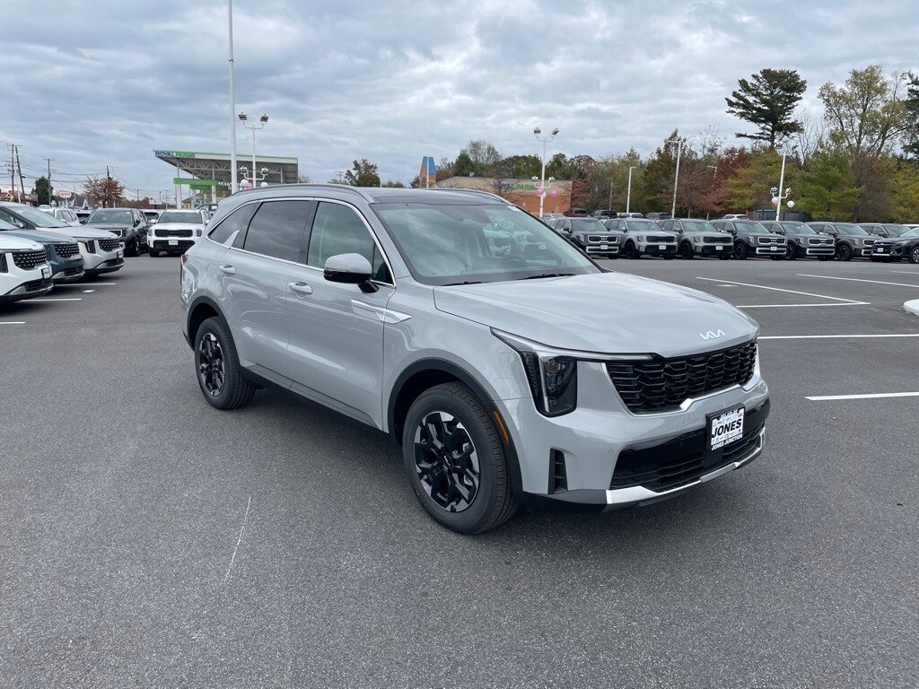 2026 Kia Sorento S photo 2