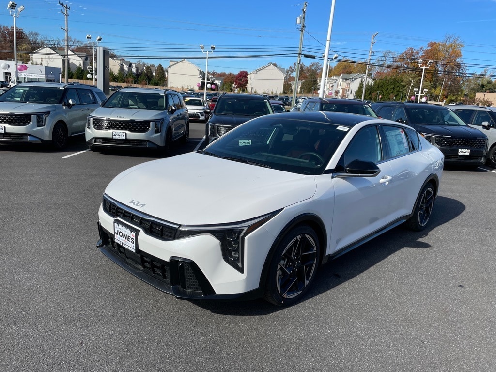 2025 Kia K4 GT-Line's photo