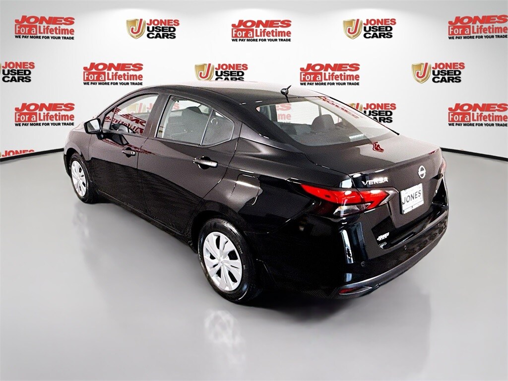 2025 Nissan Versa 1.6 S photo 2
