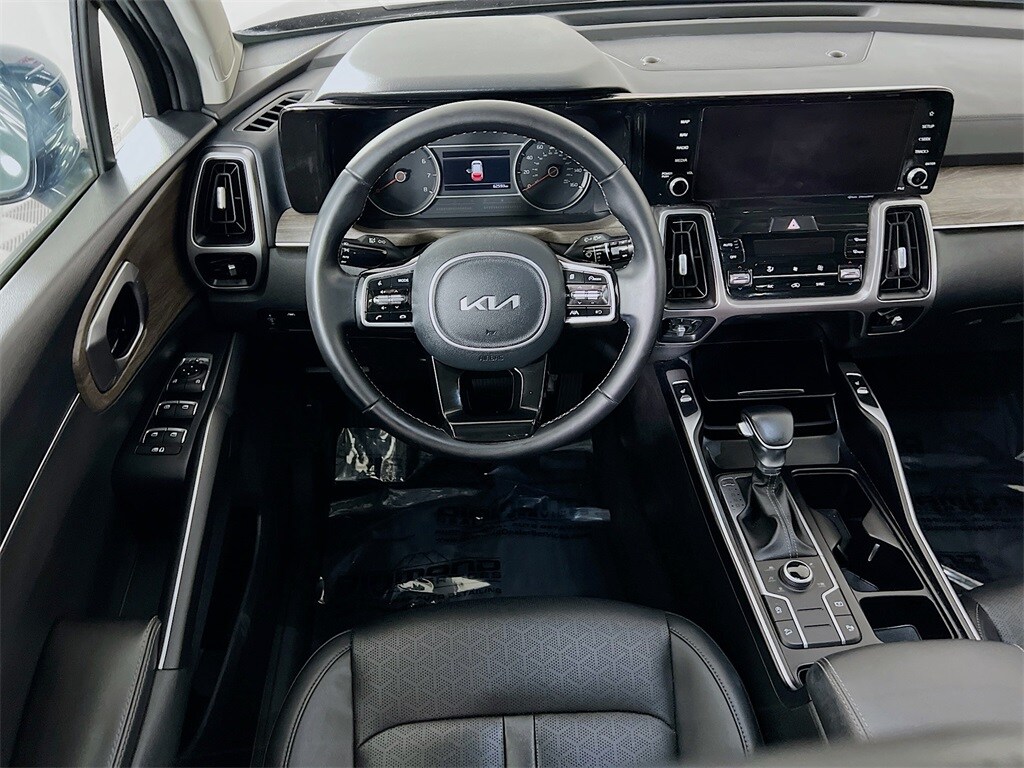 2022 Kia Sorento S photo 3