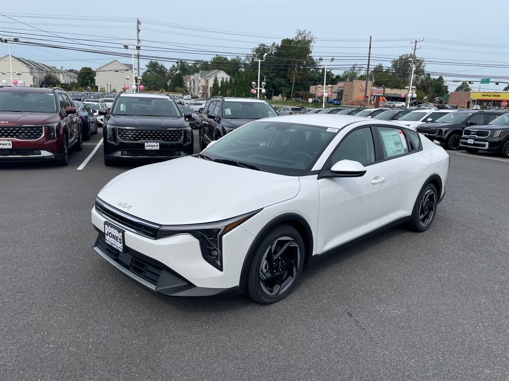 2025 Kia K4 EX's photo