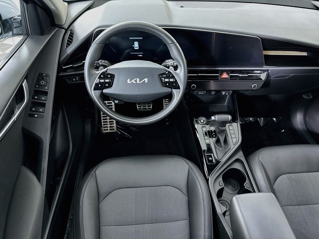 Certified 2025 Kia Niro EX Touring SUV