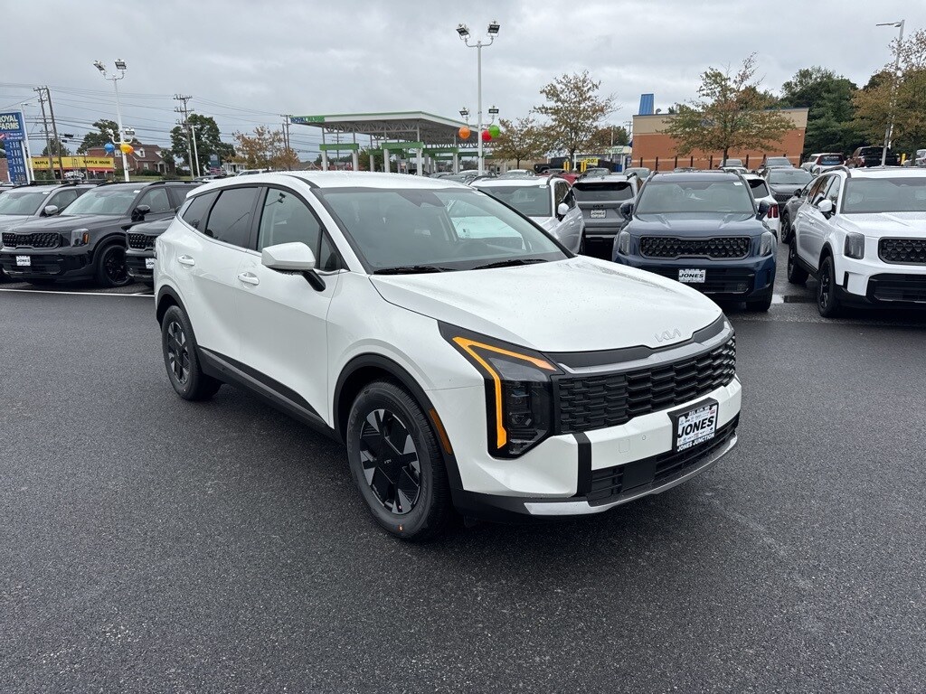 2026 Kia Sportage Hybrid LX photo 2
