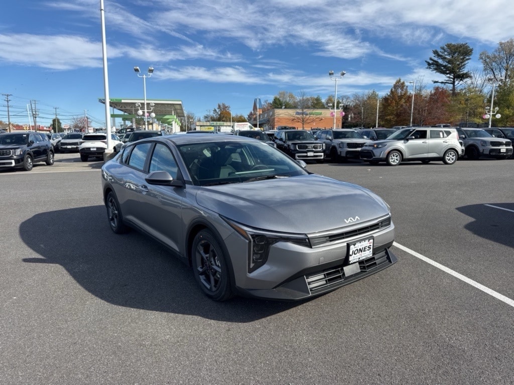 New 2025 Kia K4 LXS Sedan