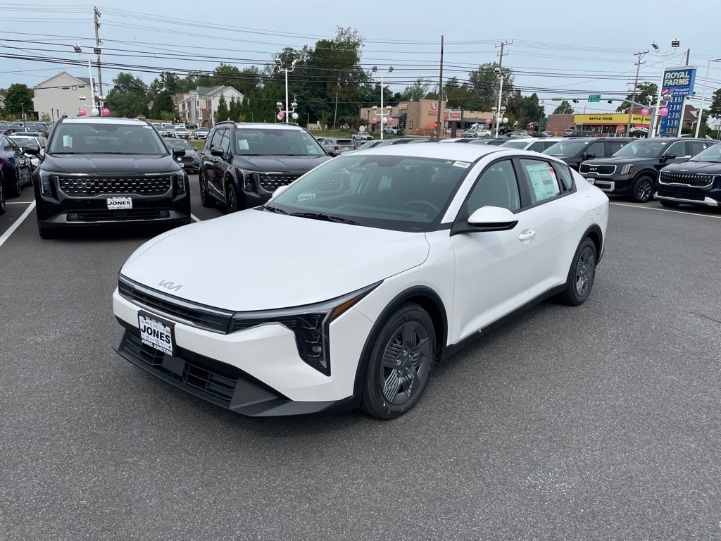 2025 Kia K4 LX's photo