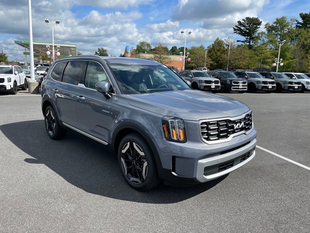 2025 Kia Telluride S photo 2