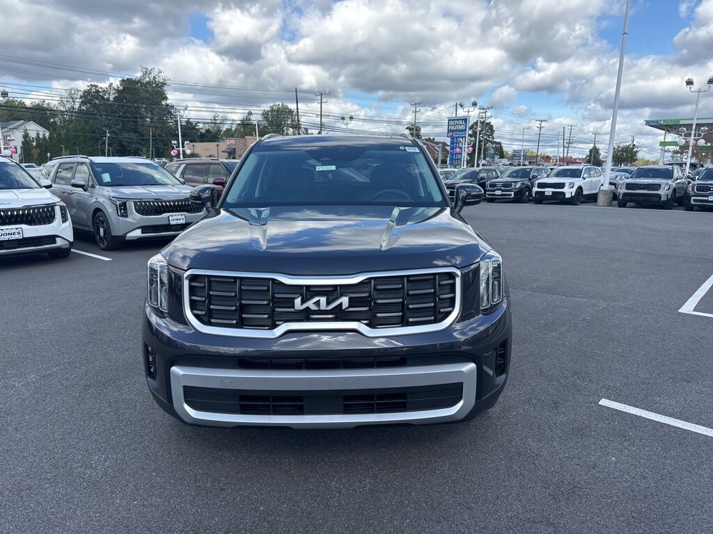 2025 Kia Telluride S photo 3