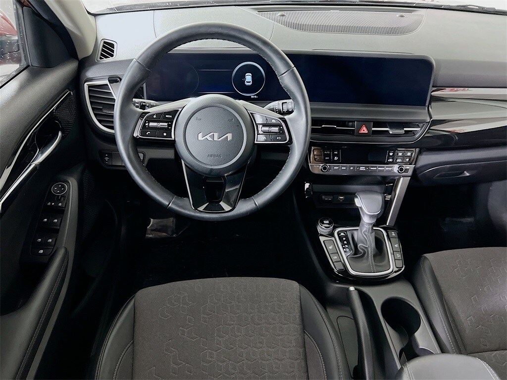 2024 Kia Seltos S photo 3