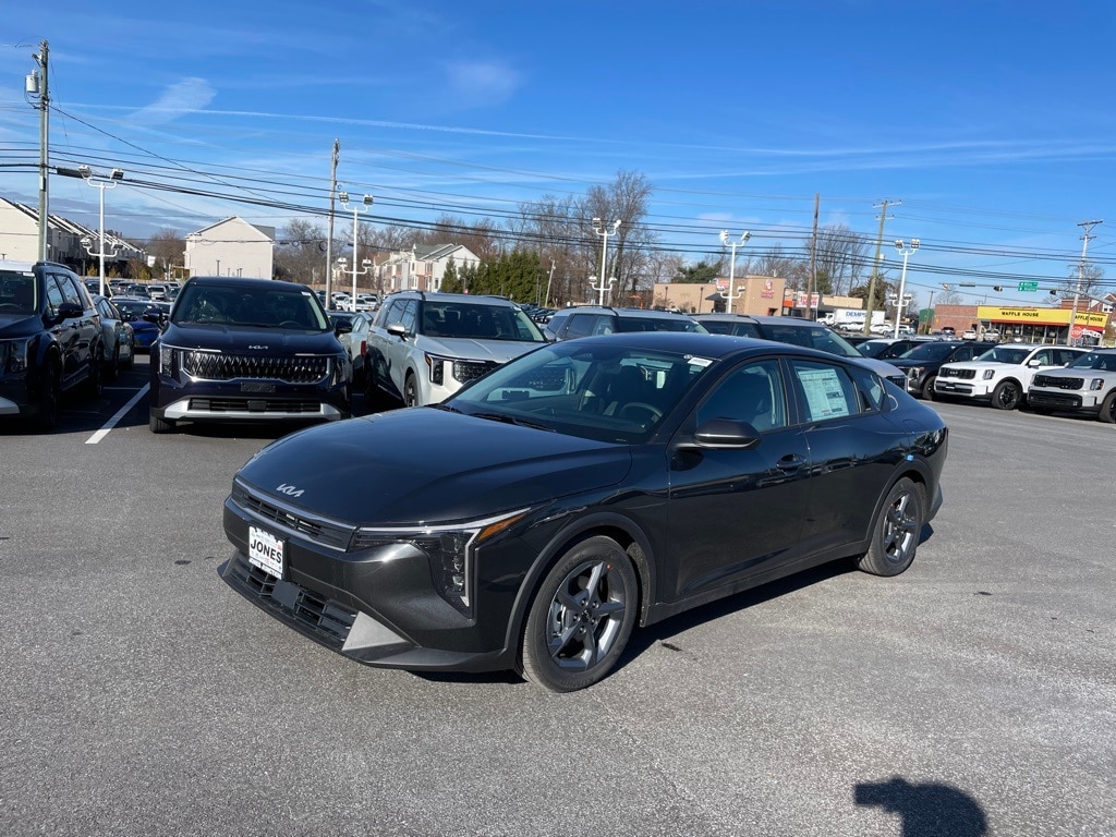 2025 Kia K4 LXS's photo