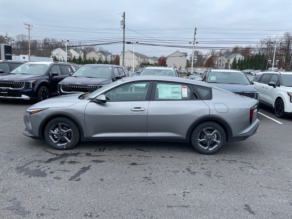 2025 Kia K4 LXS photo 3