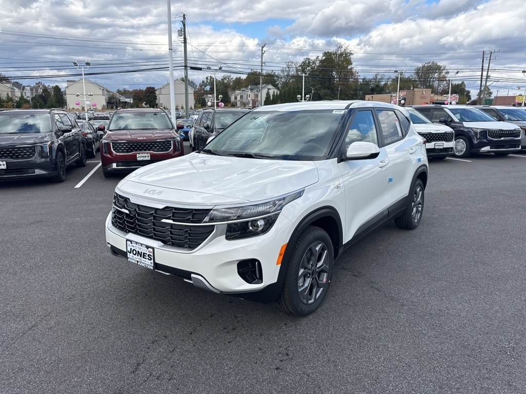 New 2026 Kia Seltos LX SUV