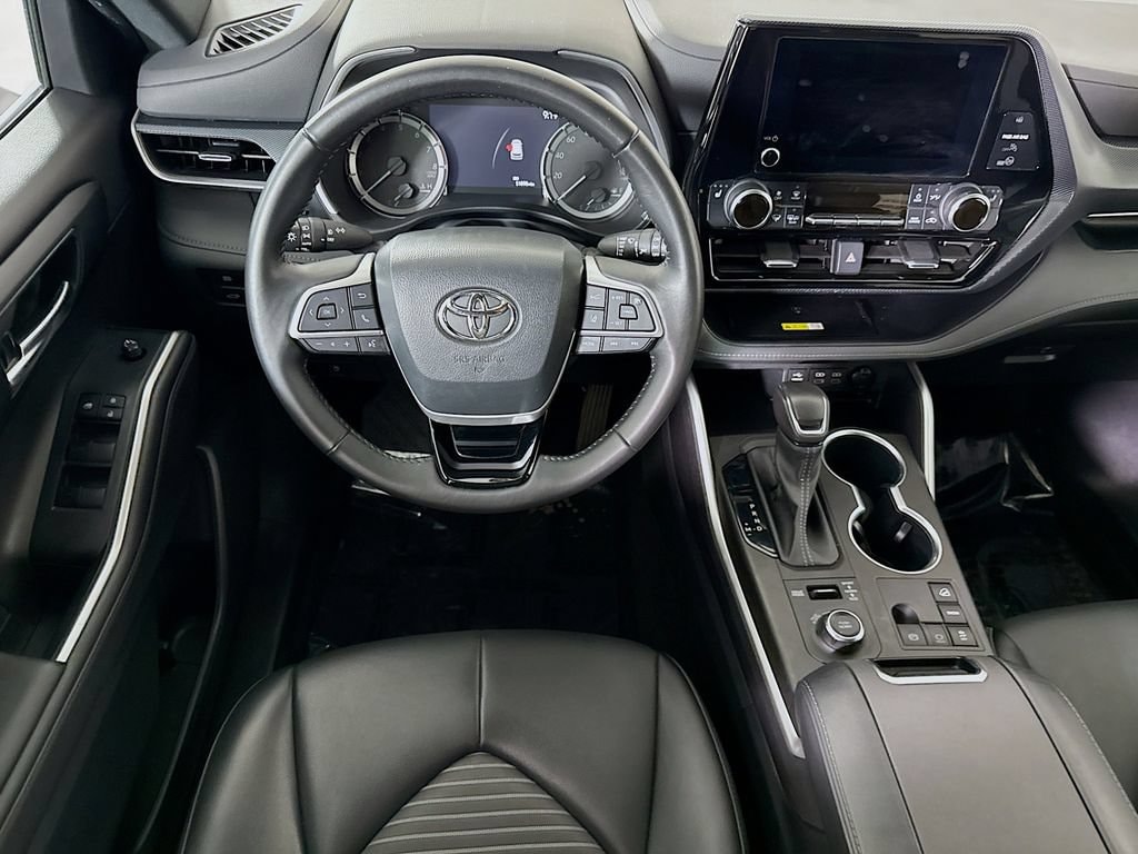 Used 2023 Toyota Highlander XSE SUV