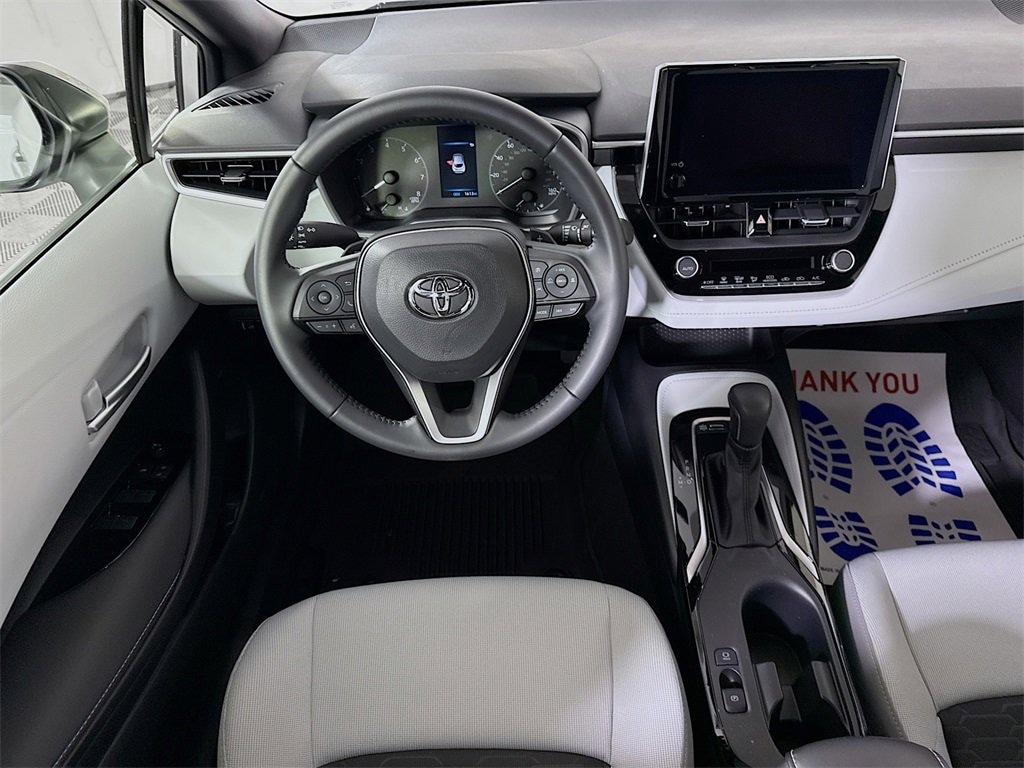 Used 2025 Toyota Corolla Hatchback SE Hatchback